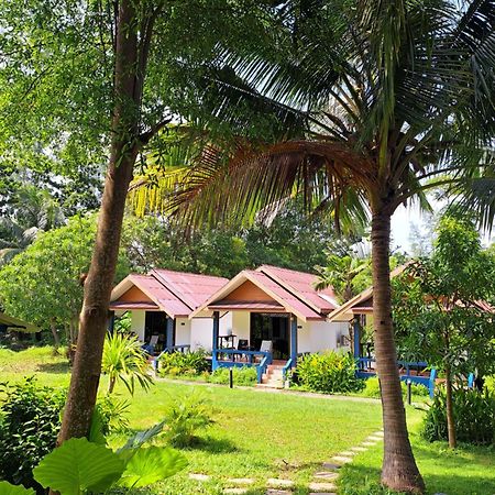 The Blue Gecko Hotel เกาะลันตา ภายนอก รูปภาพ