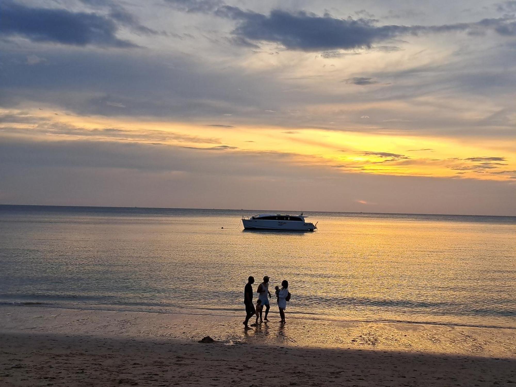 The Blue Gecko Hotel เกาะลันตา ภายนอก รูปภาพ