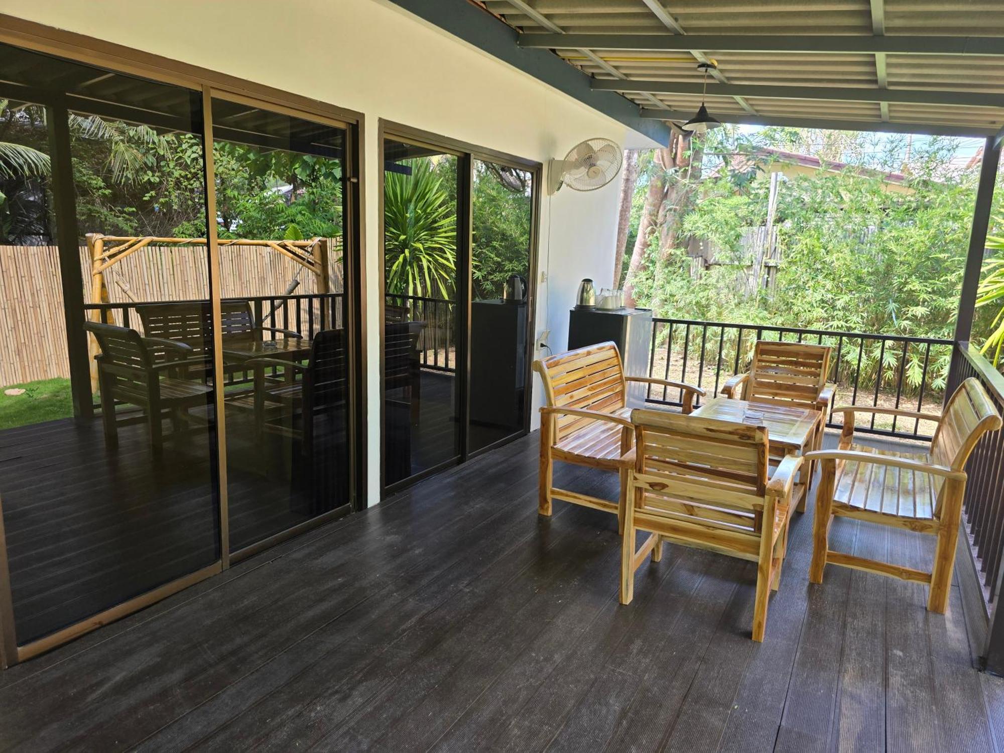 The Blue Gecko Hotel เกาะลันตา ภายนอก รูปภาพ