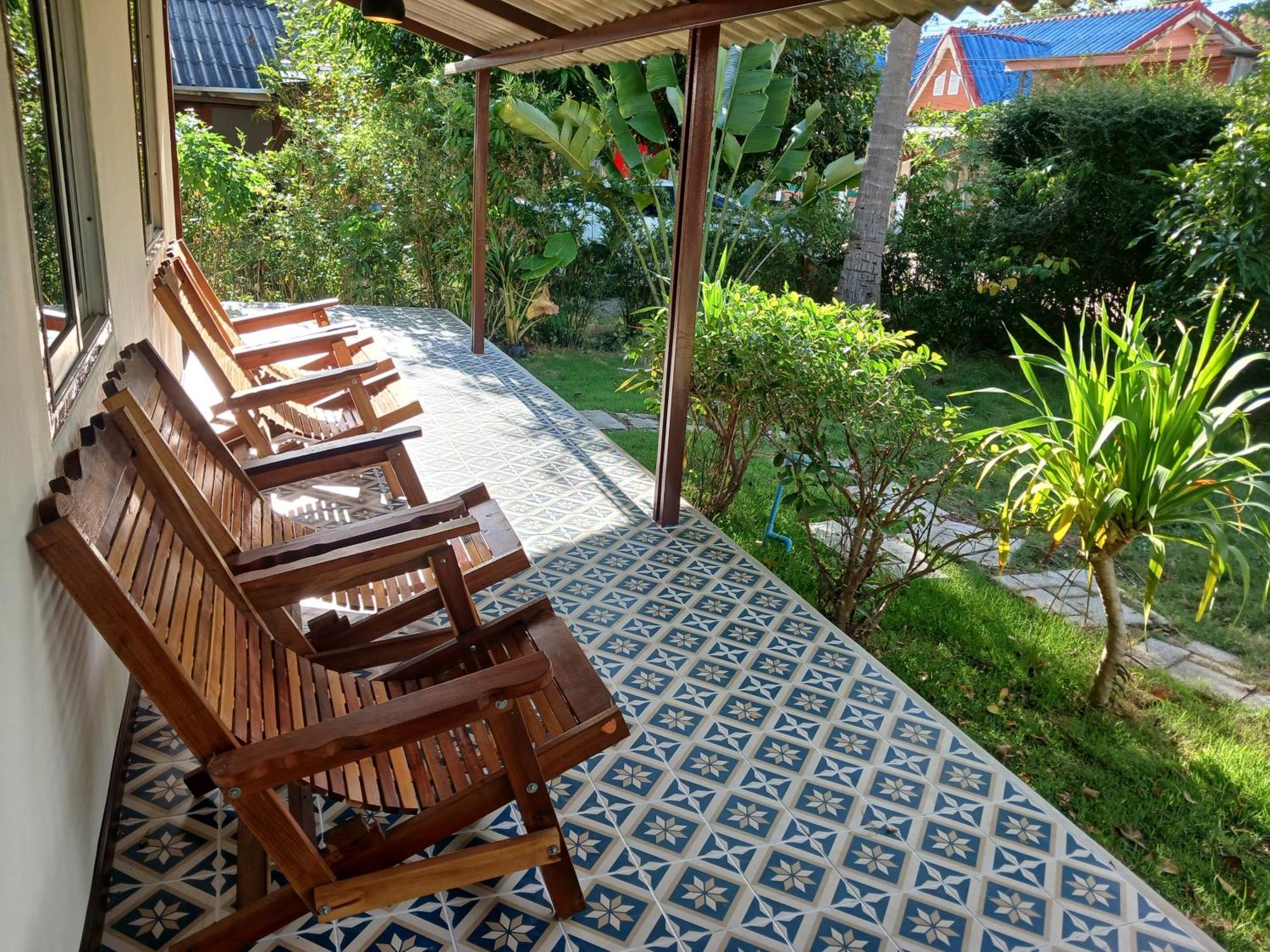 The Blue Gecko Hotel เกาะลันตา ภายนอก รูปภาพ