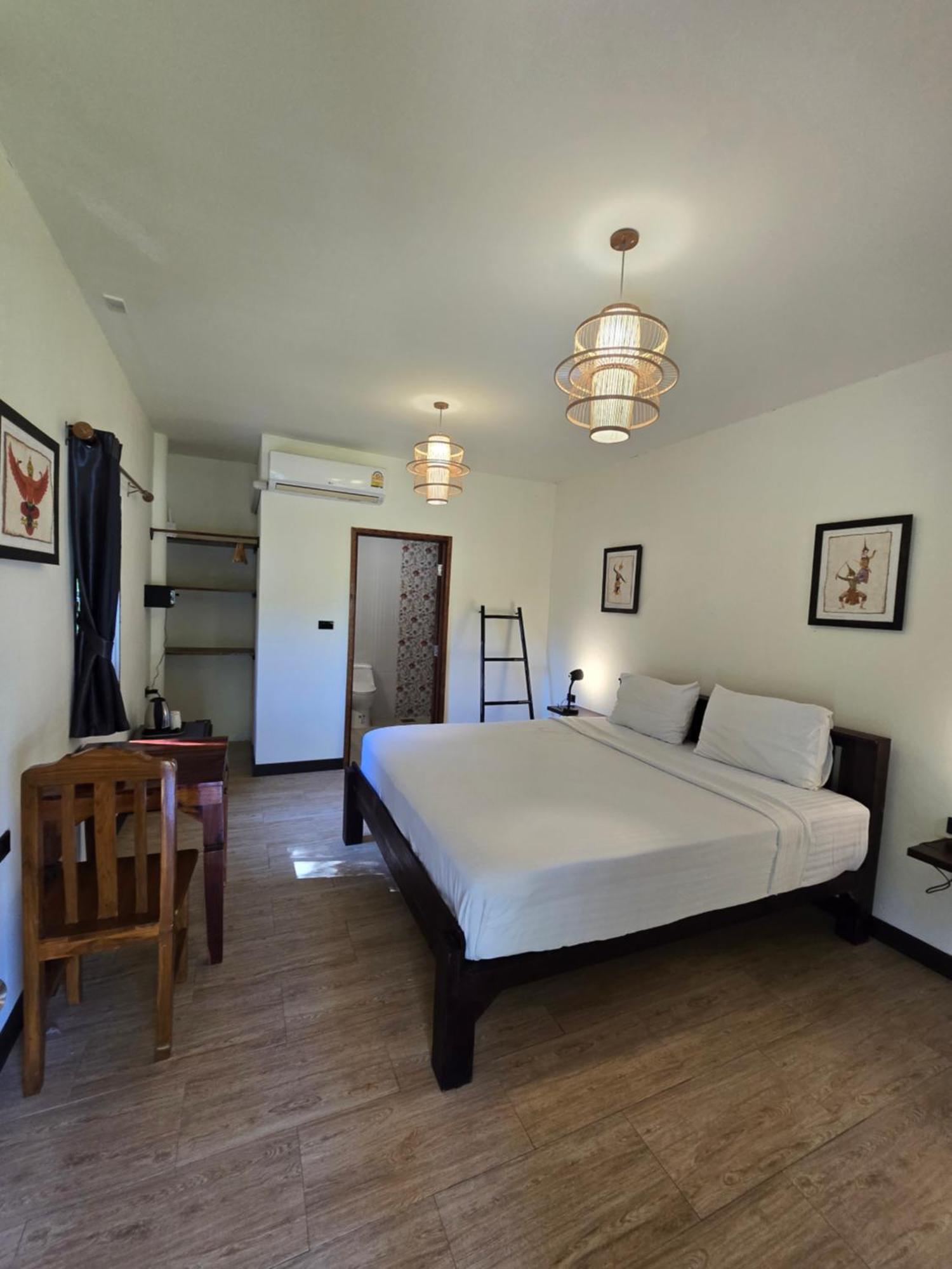 The Blue Gecko Hotel เกาะลันตา ภายนอก รูปภาพ