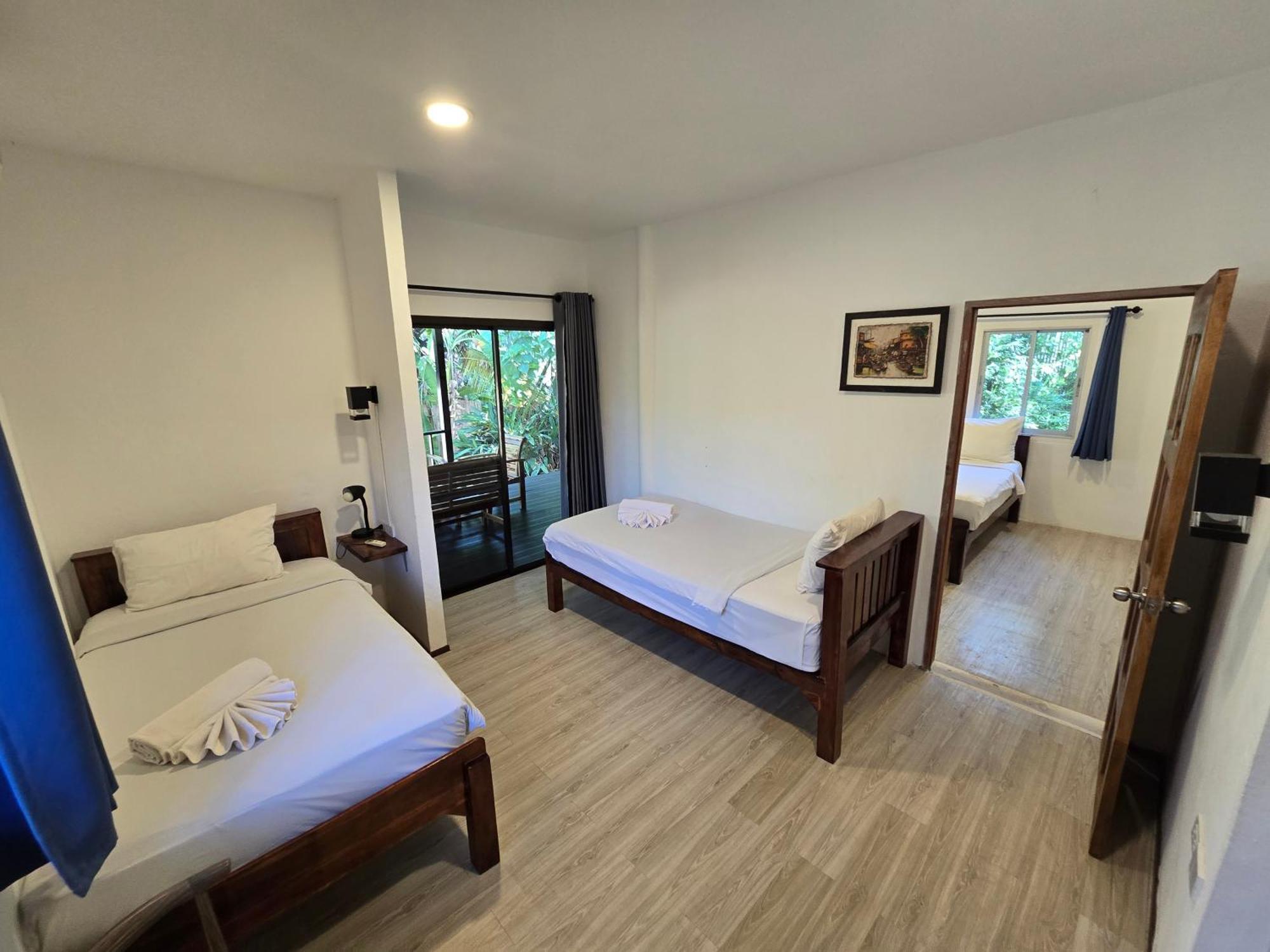 The Blue Gecko Hotel เกาะลันตา ภายนอก รูปภาพ