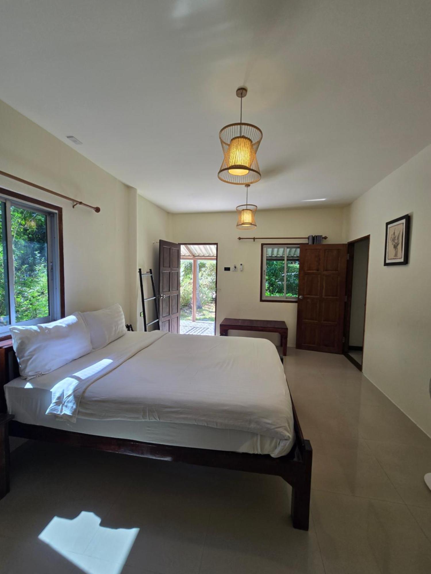 The Blue Gecko Hotel เกาะลันตา ภายนอก รูปภาพ