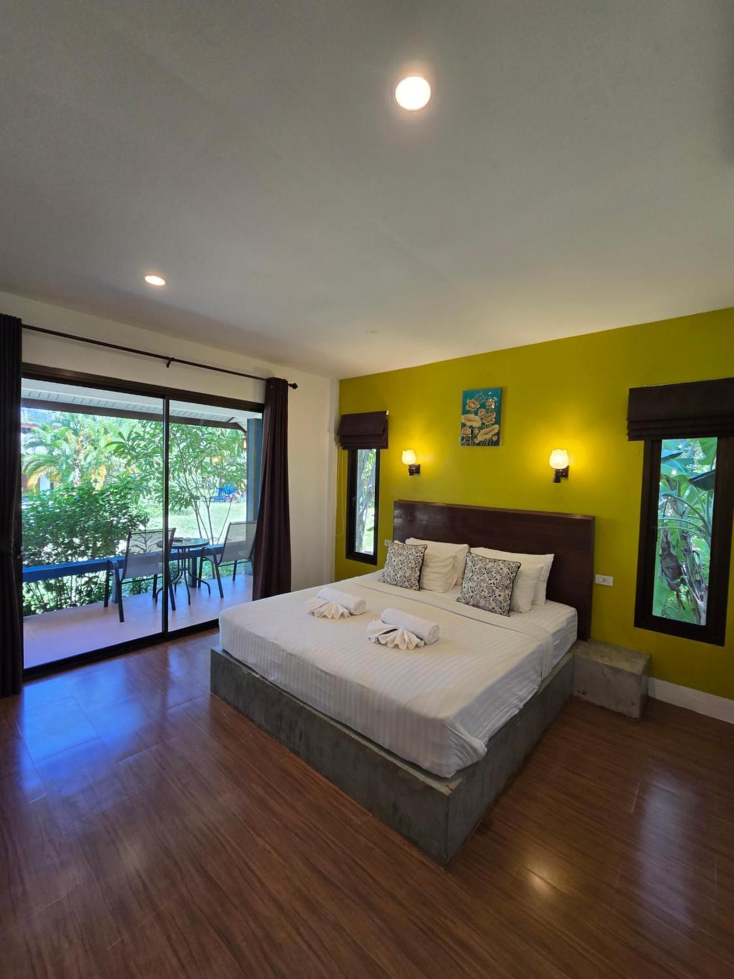 The Blue Gecko Hotel เกาะลันตา ภายนอก รูปภาพ