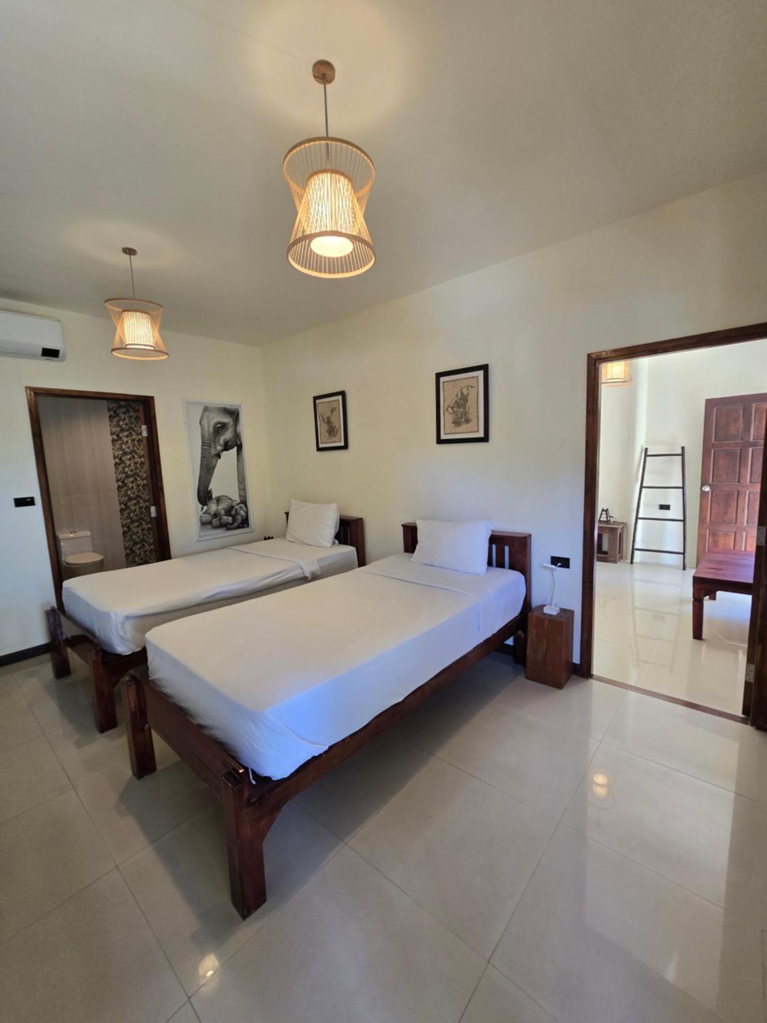 The Blue Gecko Hotel เกาะลันตา ภายนอก รูปภาพ