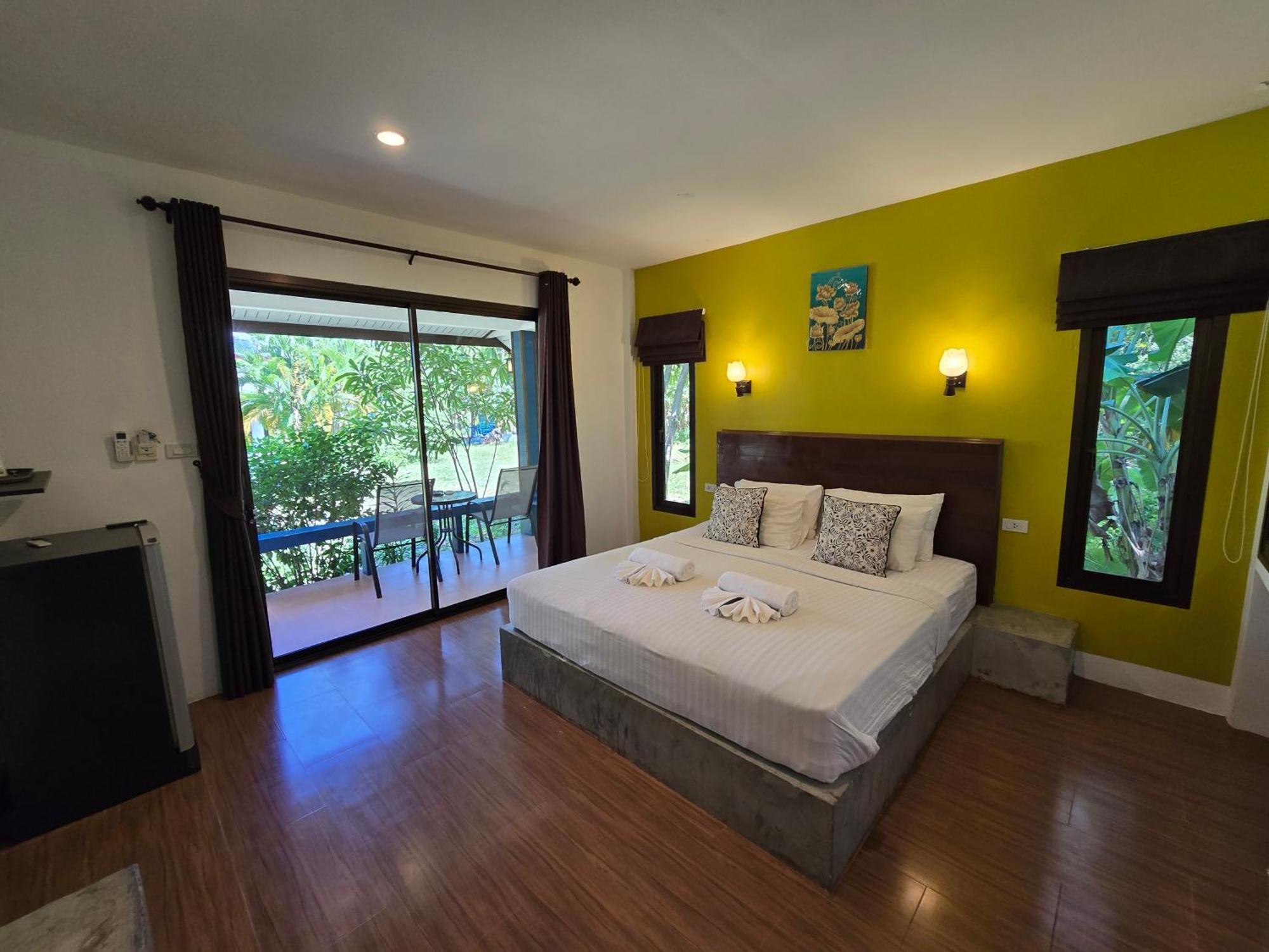 The Blue Gecko Hotel เกาะลันตา ภายนอก รูปภาพ